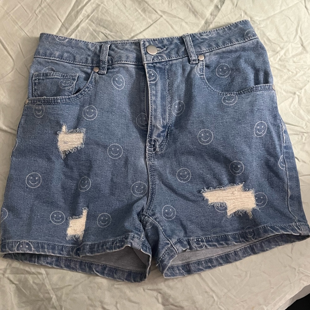 Versona nwt Denim Smiley Face Women's Shorts